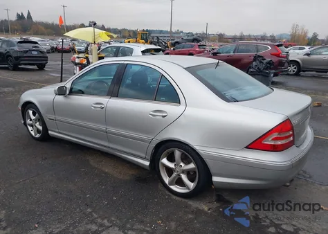 2005 Mercedes-Benz C 230 Kompressor Sport из США, поврежденный, VIN WDBRF40J55F622750